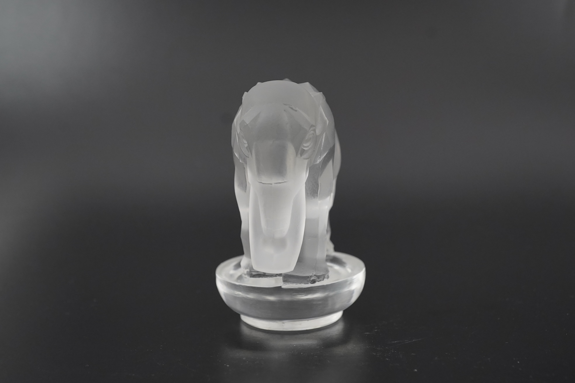 Lalique: A 'Toby Éléphant' presse-papiers/paperweight